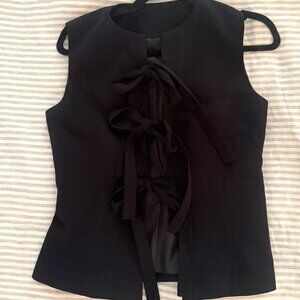 Tie-front vest in black